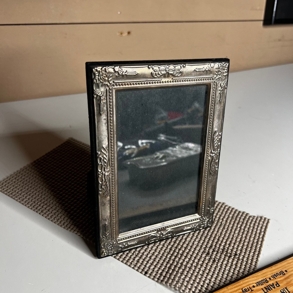 Vintage Ornate Silver Metal Picture Frame Floral Embossed 4x6 Tabletop Decor